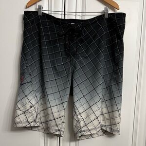 Redsand Men’s Size XL Board Shorts with Drawstring Waistband Pocket Ombre Grey